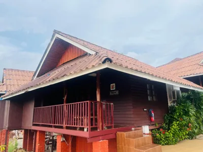 Bungalow Supérieur avec vue sur la mer et cuisine — Tharathip Resort Koh Phangan - SHA Plus